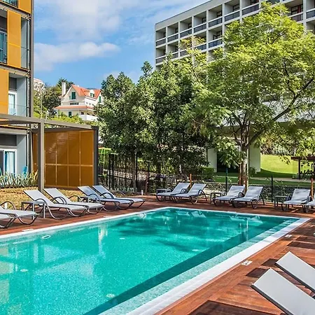 Pestana Casino Апарт-отель