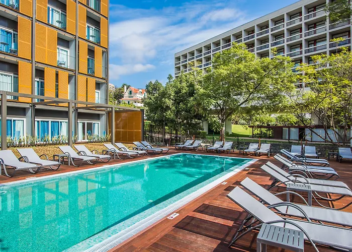 Pestana Casino מלון דירות פונשל